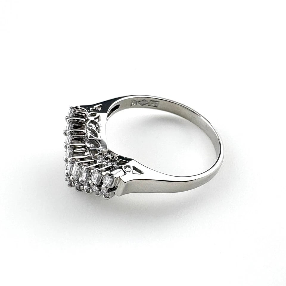 MELEE DIAMOND DESIGN PLATINUM RING: melee diamond design Platinum Ring Brand: Unbranded Type/Style: Ring Material: Pt900, Main Stone/Creation Natural Color: None Size: US 6.5 Accessories: None Accessories Notice: When purchasing