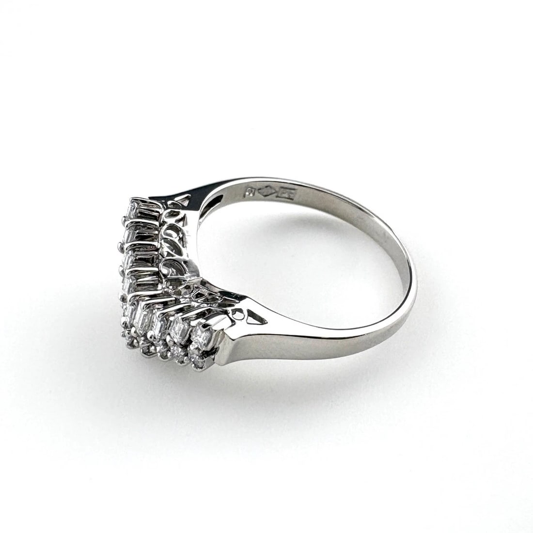 MELEE DIAMOND DESIGN PLATINUM RING - 3