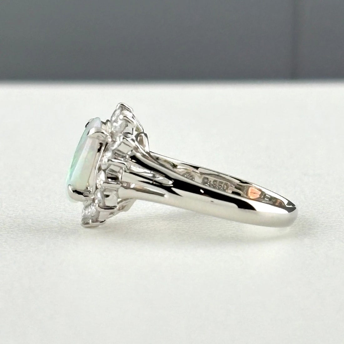 OPAL DESIGN PLATINUM MELEE DIAMOND RING - 2