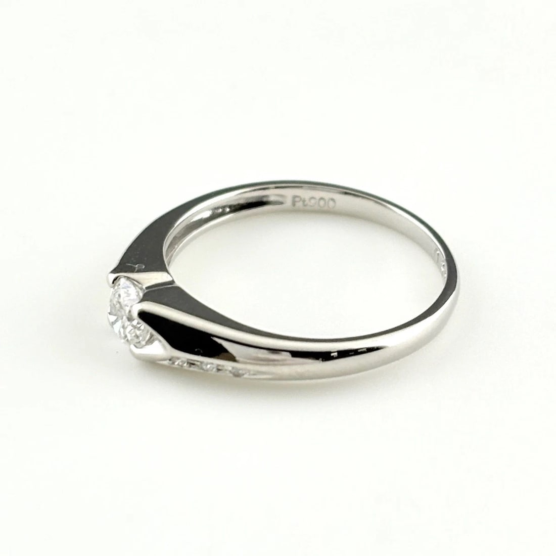 MELEE DIAMOND DESIGN PLATINUM RING - 3