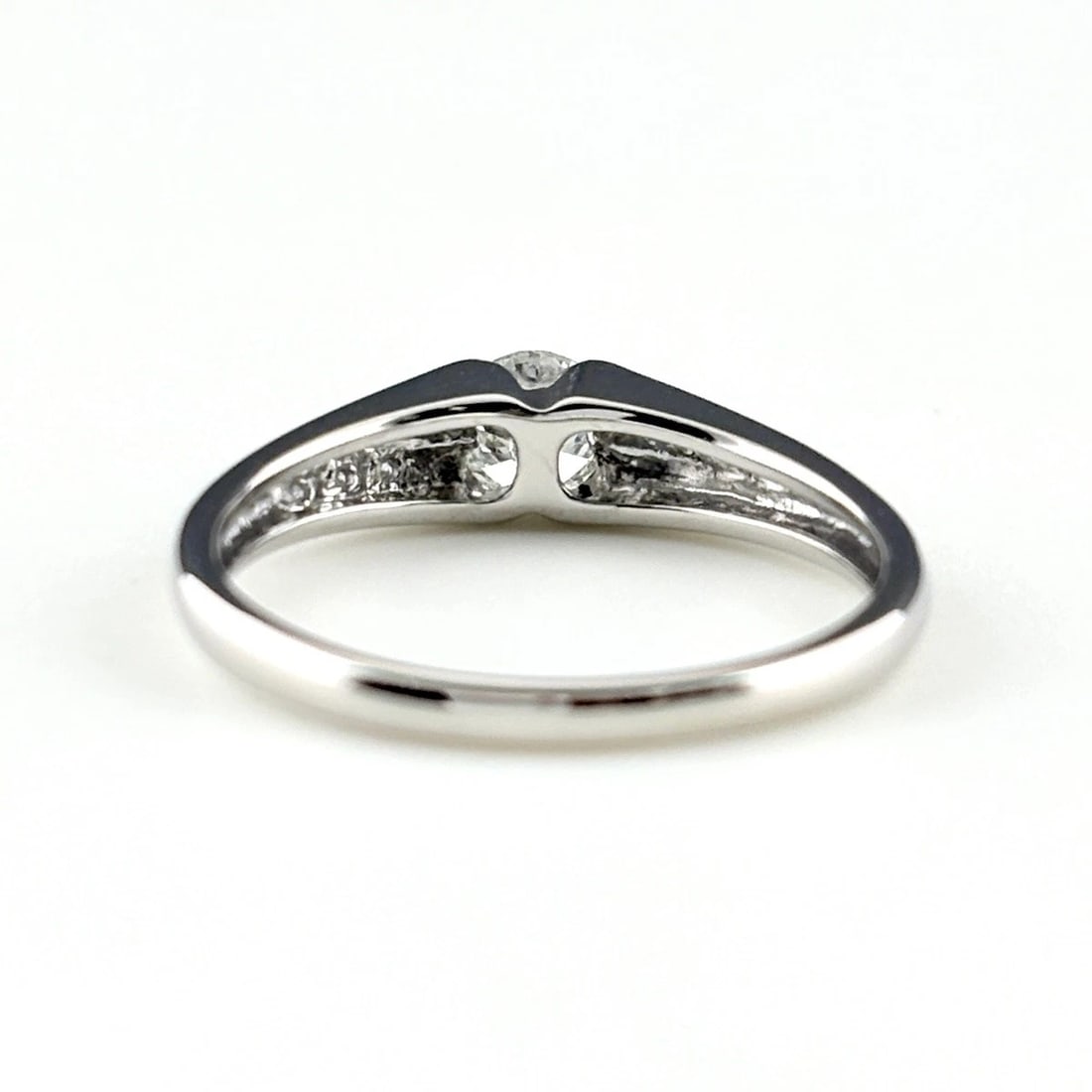 MELEE DIAMOND DESIGN PLATINUM RING - 4