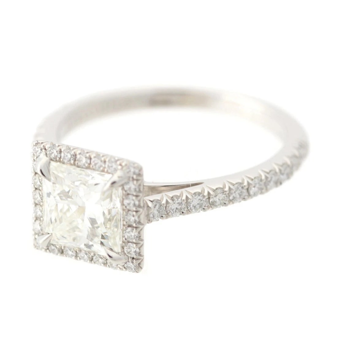 TIFFANY & CO. DIAMOND RING PLATINUM SILVER: Tiffany & Co. Diamond Ring Platinum Silver Brand: Tiffany & Co. Type/Style: Ring Material: Platinum Silver, Main Stone/Creation NATURAL Color: SILVER Size: US6 Accessories: None Accessorie