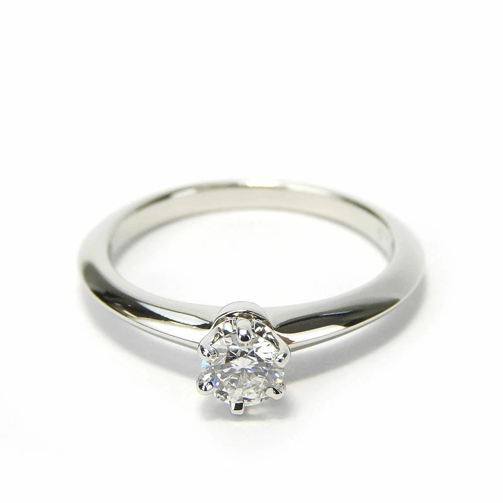 TIFFANY RING PT950 DIAMOND PLATINUM: Tiffany Ring Pt950 Diamond Platinum Brand: Tiffany & Co. Type/Style: Ring Material: Platinum (Pt950), Main Stone/Creation NATURAL Color: SILVER Size: US 6.5 Accessories: None Accessories N