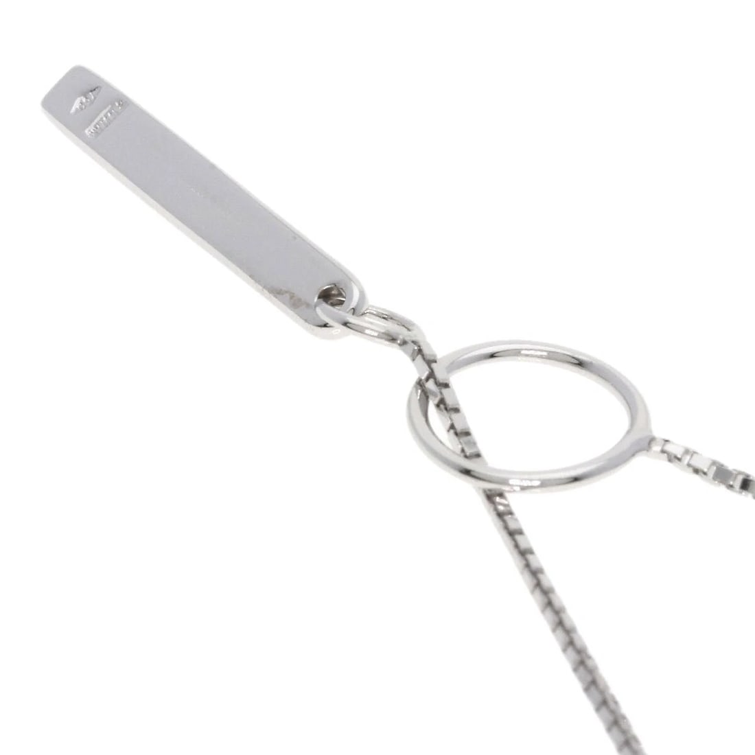 GUCCI K18 WHITE GOLD LARIAT NECKLACESILVER: Gucci K18 White Gold Lariat NecklaceSilver Brand: Gucci Type/Style: Necklace Material: K18WG, Color: Silver tone Size: Chain length approximately 20.5 in, Chain width approximately Accessories: None