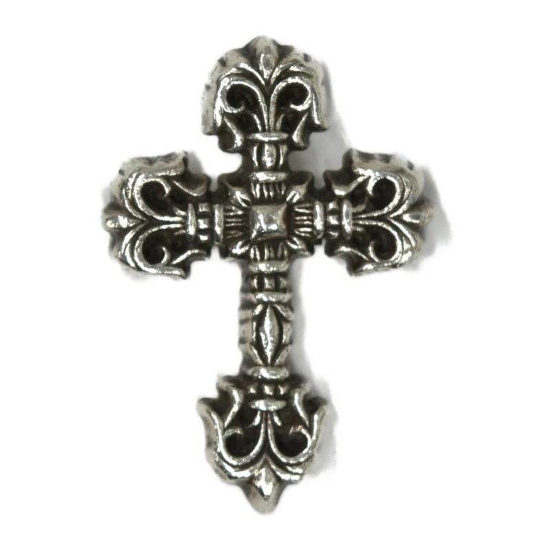 CHROME SILVER NECKLACE: Chrome Silver Necklace Brand: Chrome Hearts Type/Style: Necklace Material: 925 STERLING SILVER, Color: SILVER Size: 2.9 inches in width and 4.1 inches in height Accessories: None Accessories Notice: