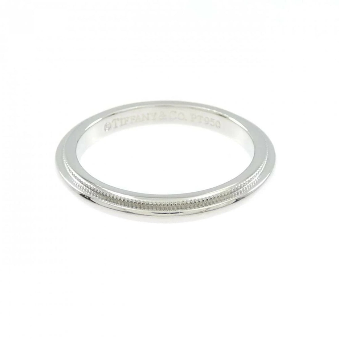 TIFFANY MILGRAIN RING PLATINUM 950: Tiffany Milgrain Ring Platinum 950 Brand: Tiffany & Co. Type/Style: Ring Material: Platinum 950, Color: Silver Size: US3 Accessories: None Accessories Notice: When purchasing pre-owned goods, please