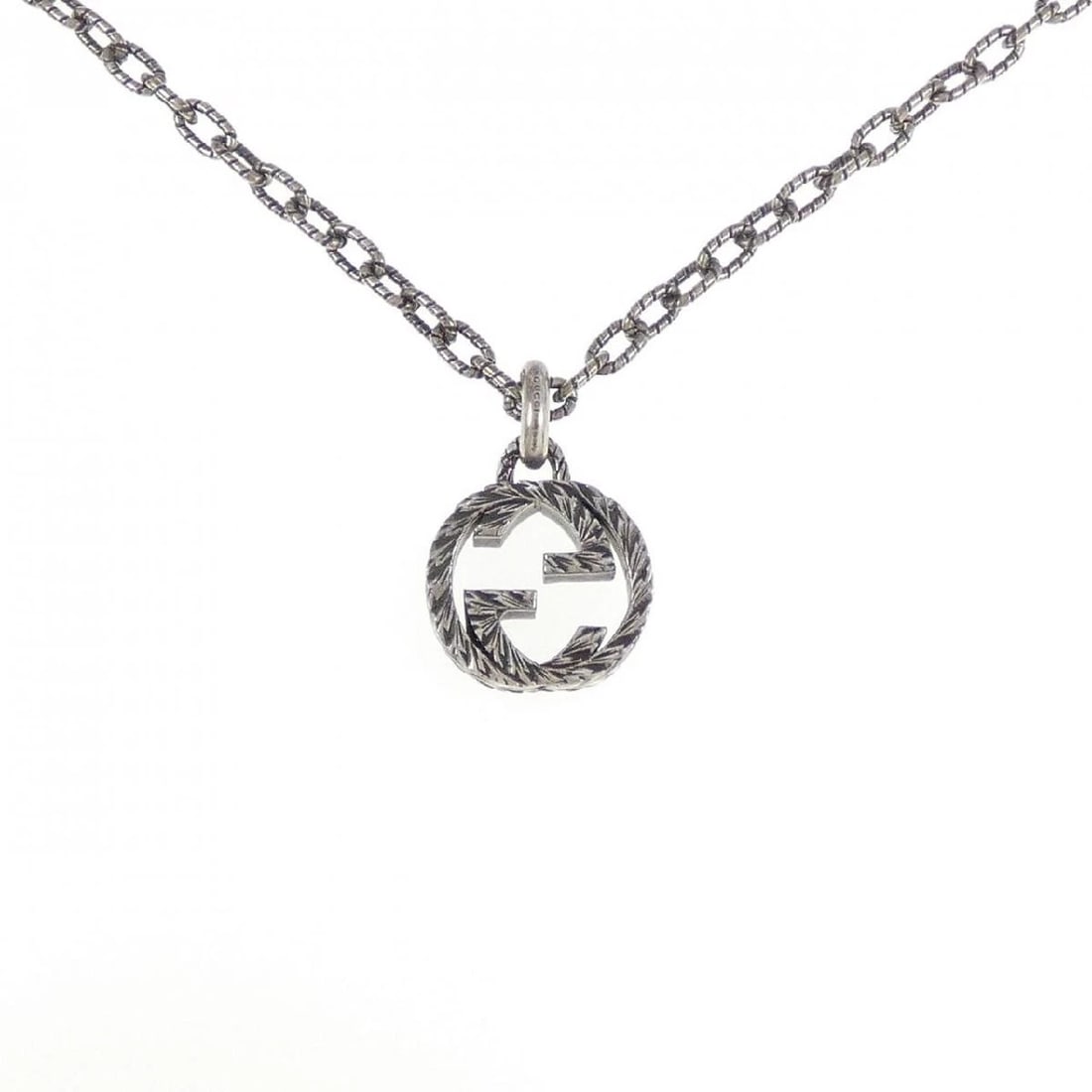 GUCCI INTERLOCKING G NECKLACE 925 SILVER: Gucci Interlocking G Necklace 925 Silver Brand: Gucci Type/Style: Necklace Material: Silver, Color: Silver Size: 17.7 inChain Width : 0.13 inPendant Size : 1.0 in x 0.7 in Accessories: None