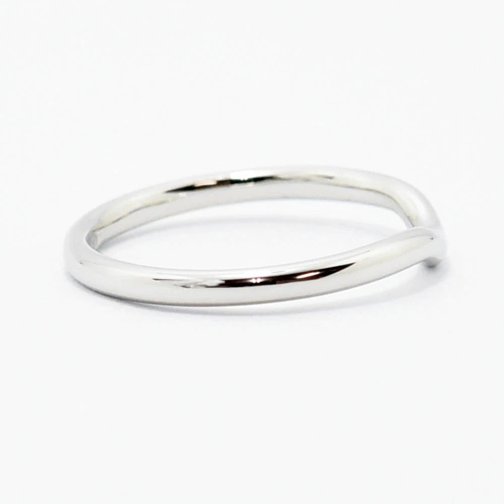 TIFFANY & CO. PT950: TIFFANY & Co. PT950 Brand: Tiffany & Co. Type/Style: Ring Material: PT950 platinum, Color: SILVER Size: US 8.5 Accessories: None Accessories Notice: When purchasing pre-owned goods, please