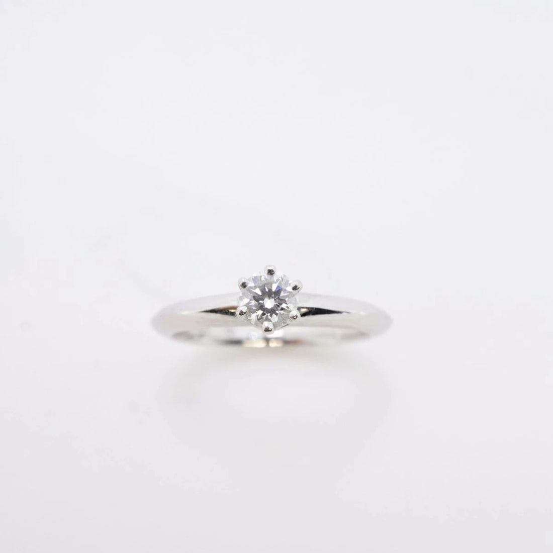 TIFFANY SOLITAIRE RING PT950 DIAMOND: Tiffany Solitaire Ring Pt950 Diamond Brand: Tiffany & Co. Type/Style: Ring Material: Pt950 Platinum, Main Stone/Creation NATURAL Color: SILVER Size: 3.25 US Accessories: None Accessories Notice: When