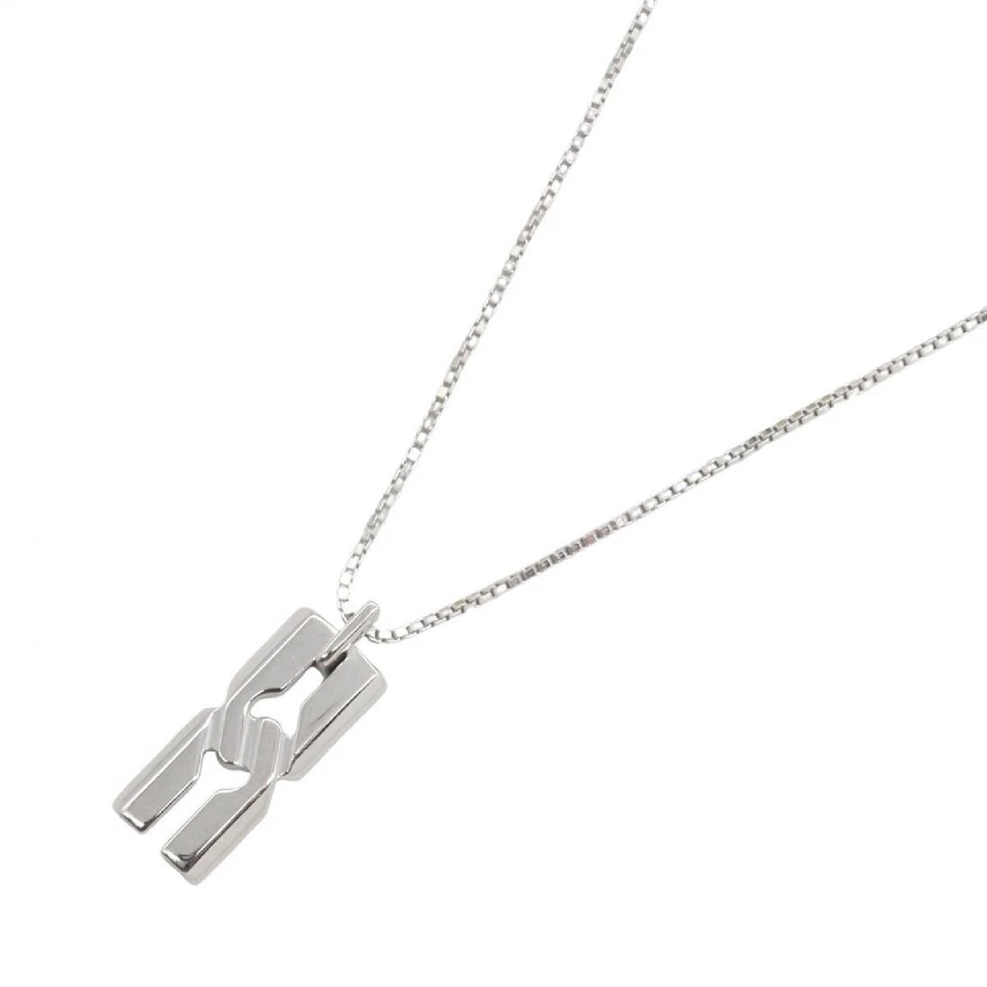 GUCCI INFINITY KNOT NECKLACE K18WG WHITE GOLD: GUCCI Infinity Knot Necklace K18WG White Gold Brand: Gucci Type/Style: Necklace Material: K18WG (White Gold), Color: Silver tone Size: Chain length 45cm (17.7 inches) Accessories: None Accessories