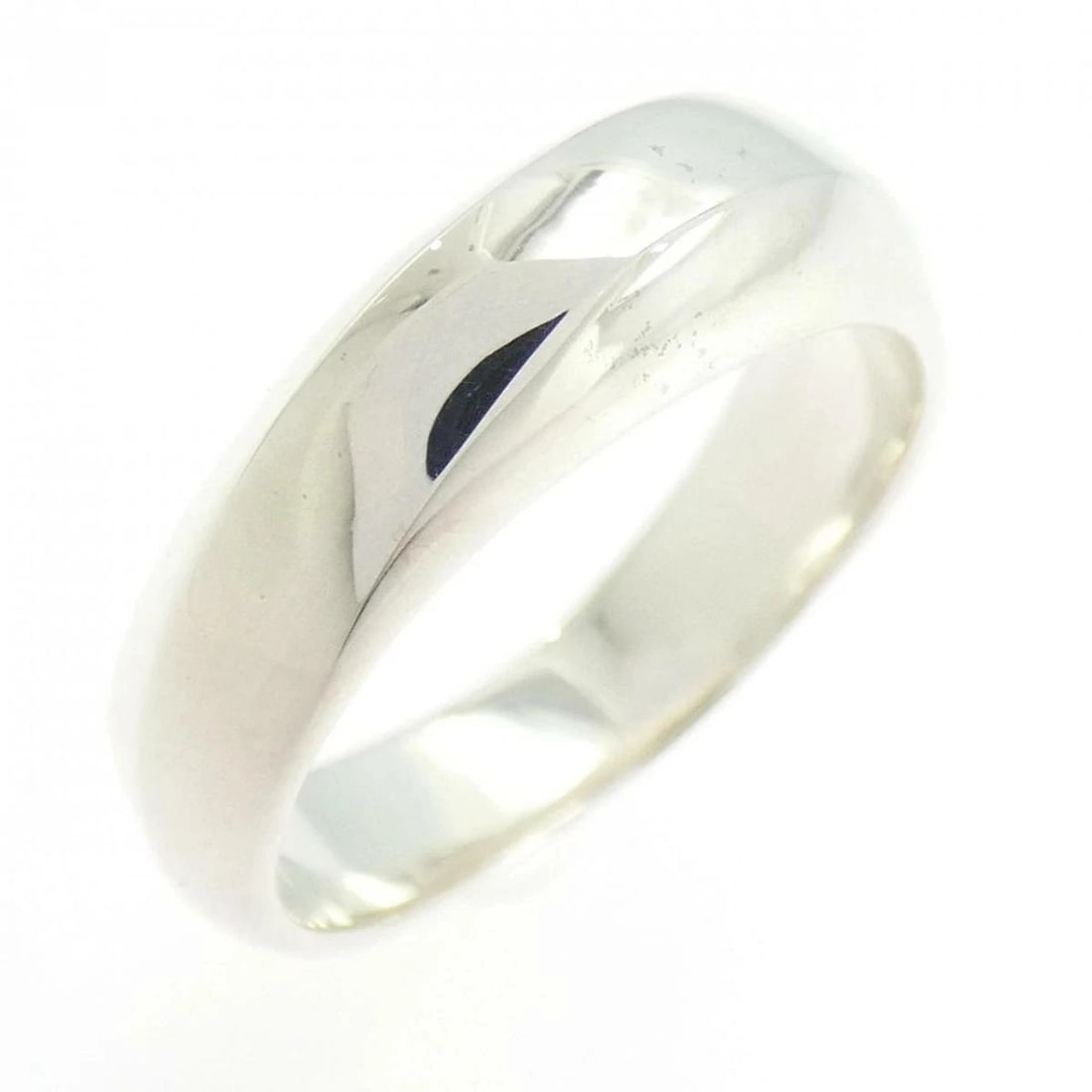TIFFANY RING SILVER 925: Tiffany Ring Silver 925 Brand: Tiffany & Co. Type/Style: Ring Material: 925 Sterling Silver, Color: STERLING SILVER Size: US 6.25.5 Accessories: None Accessories Notice: When purchasing pre-owned