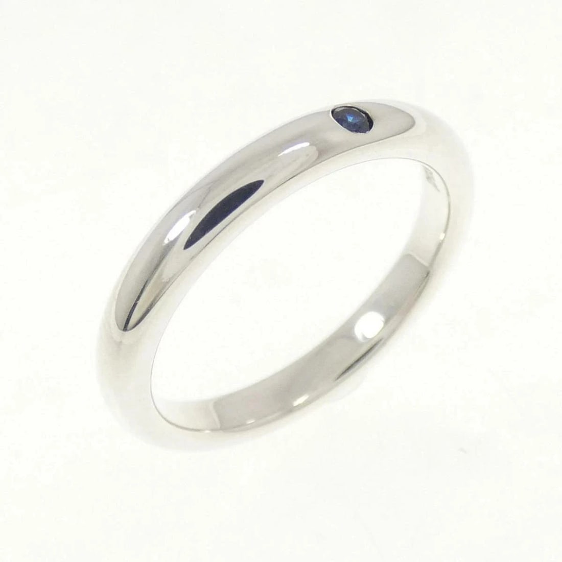 TIFFANY SILVER SAPPHIRE BAND RING: Tiffany Silver Sapphire Band Ring Brand: Tiffany & Co. Type/Style: Ring Material: 925 Sterling Silver, Main Stone/Creation SAPPHIRE Color: STERLING SILVER Size: US4.5 Accessories: None Accessories