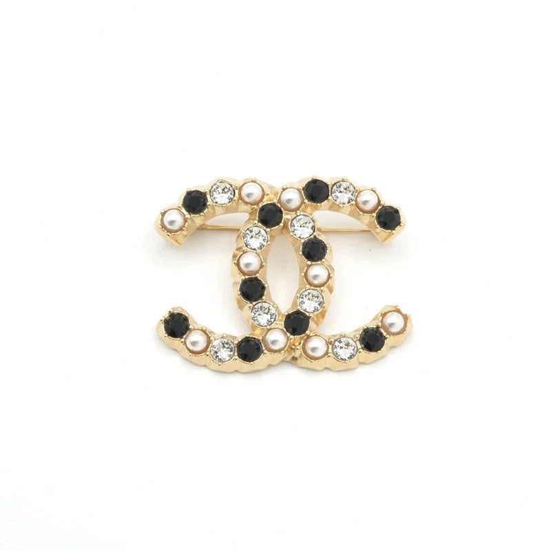 CHANEL GOLD BROOCH CORSAGE PEARL RHINESTONE: CHANEL Gold Brooch Corsage Pearl Rhinestone Brand: Chanel Type/Style: Brooch Material: GP, Color: Gold Size: 1.97 in x 1.57 in Accessories: None Accessories Notice: When purchasing pre-own