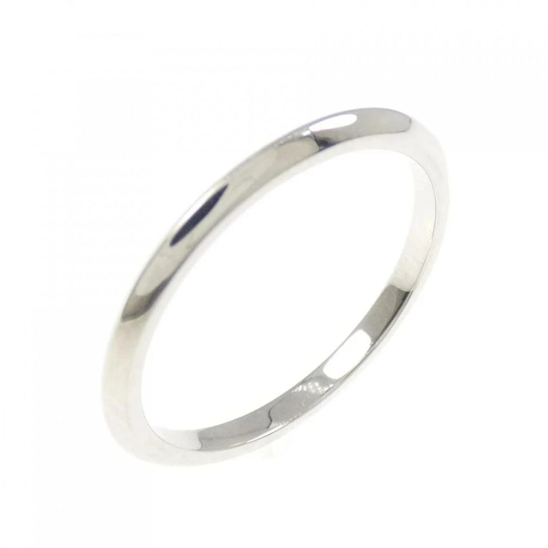 TIFFANY PLATINUM 950 BAND RING: Tiffany Platinum 950 Band Ring Brand: Tiffany & Co. Type/Style: Ring Material: Platinum 950, Color: SILVER Size: US5 Accessories: None Accessories Notice: When purchasing pre-owned goods,