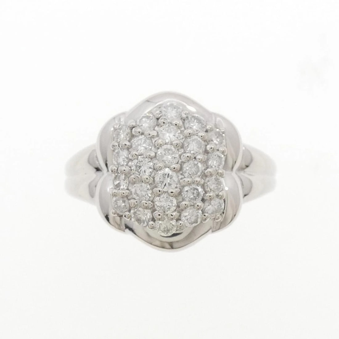 PT900 PAVE DIAMOND RING: PT900 Pave Diamond Ring Brand: Unbranded Type/Style: Diamond Ring Material: Platinum900, Main Stone/Creation Natural Color: Silver Size: US 6 1/4 Accessories: None Accessories Notice: When purchasing