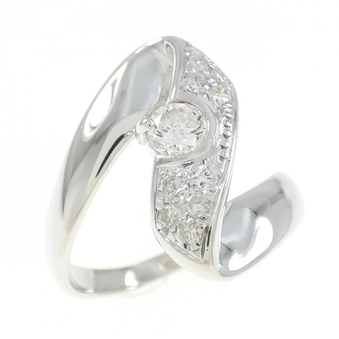 K18WG DIAMOND RING (1 of 3)