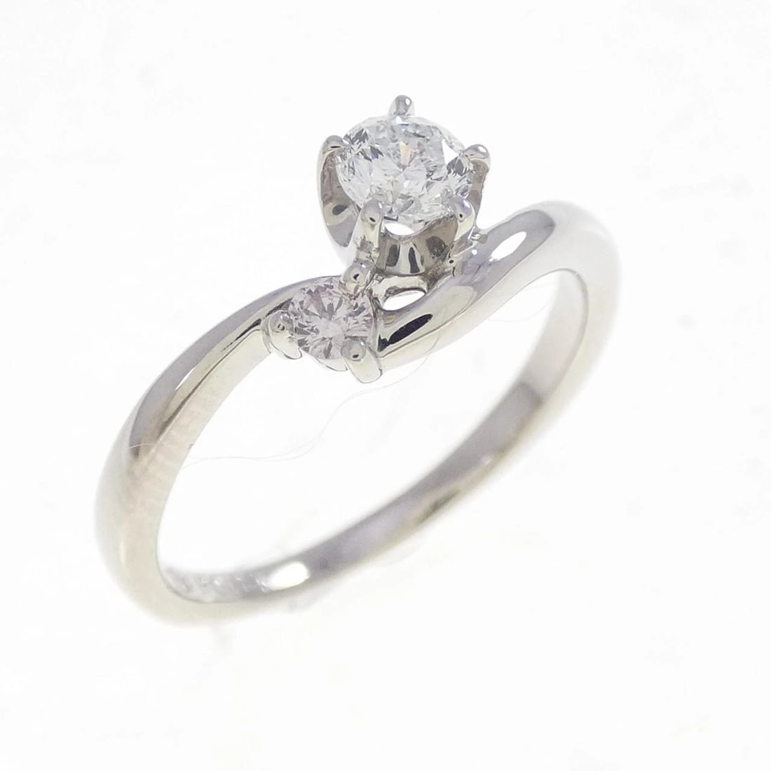 PT1000 DIAMOND RING: PT1000 Diamond Ring Brand: Unbranded Type/Style: Diamond Ring Material: Platinum1000, Main Stone/Creation Natural Color: Silver Size: US 4 1/2 Accessories: None Accessories Notice: When purchasing