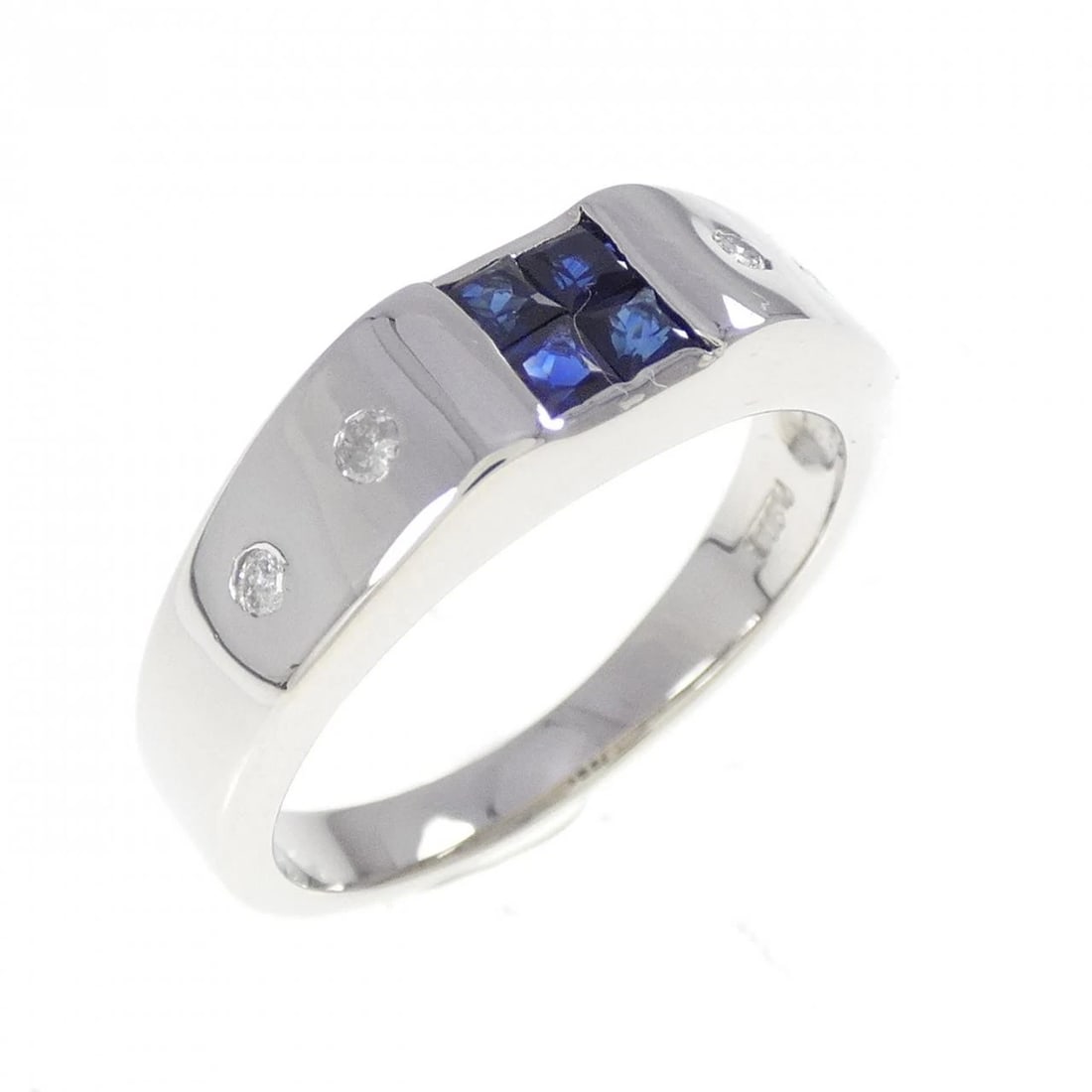 PT900 SAPPHIRE RING: PT900 Sapphire Ring Brand: Unbranded Type/Style: Sapphire Ring Material: Platinum900, Main Stone/Creation SapphireSecondary Stone Diamond Color: Silver Size: US 7 1/4 Accessories: None Accessories