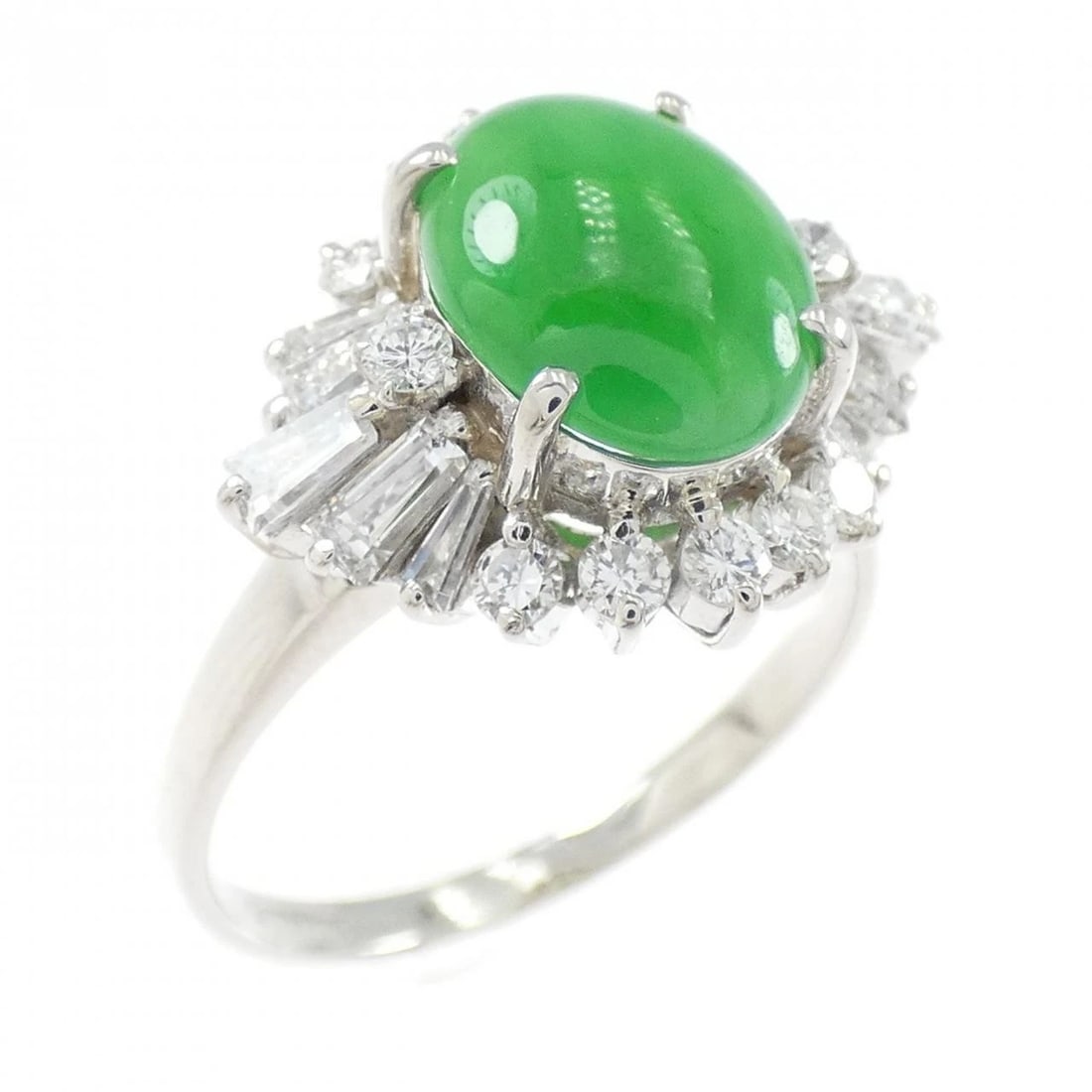 PT900 JADE RING: PT900 Jade Ring Brand: Unbranded Type/Style: Jade Ring Material: Platinum900, Main Stone/Creation Jade Secondary Stone Diamond /Sapphire Color: Silver Size: US 7 1/4 Accessories: None Accessories