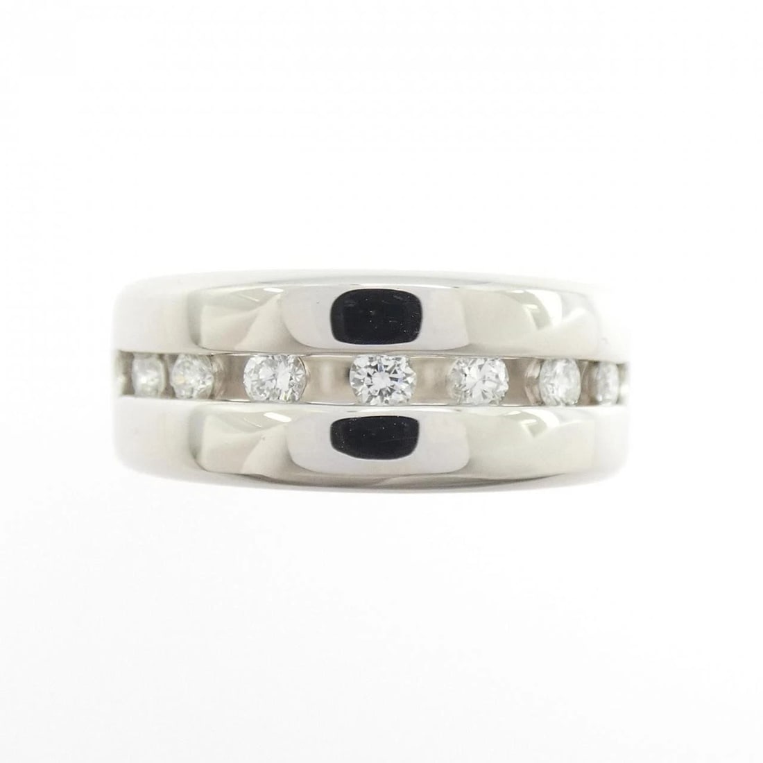 PT900 DIAMOND RING: PT900 Diamond Ring Brand: Unbranded Type/Style: Diamond Ring Material: Platinum900, Main Stone/Creation Natural Color: Silver Size: US 8 1/2 Accessories: None Accessories Notice: When purc