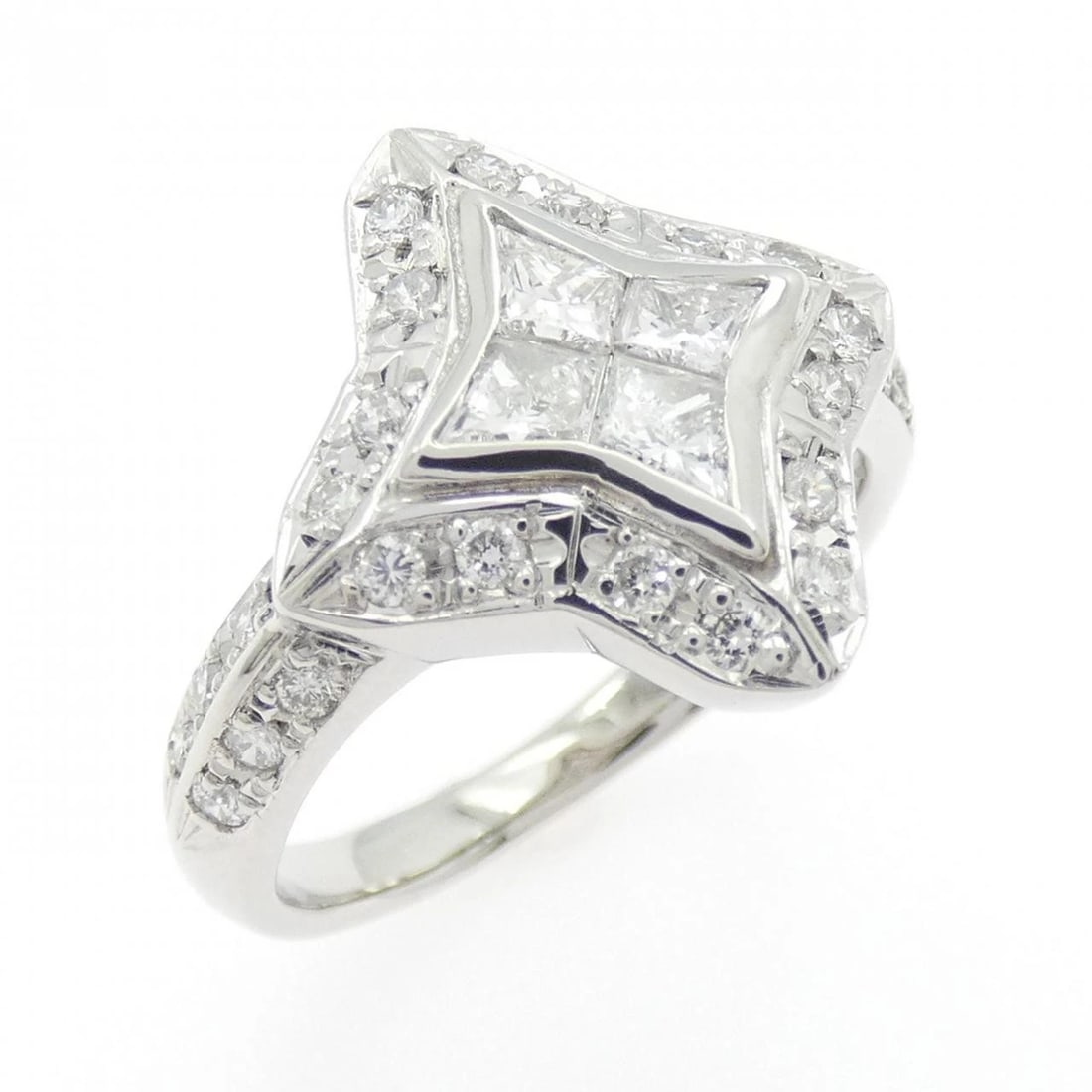 PT900 DIAMOND RING: PT900 Diamond Ring Brand: Unbranded Type/Style: Diamond Ring Material: Platinum900, Main Stone/Creation Natural Color: Silver Size: US 6 1/4 Accessories: None Accessories Notice: When purc