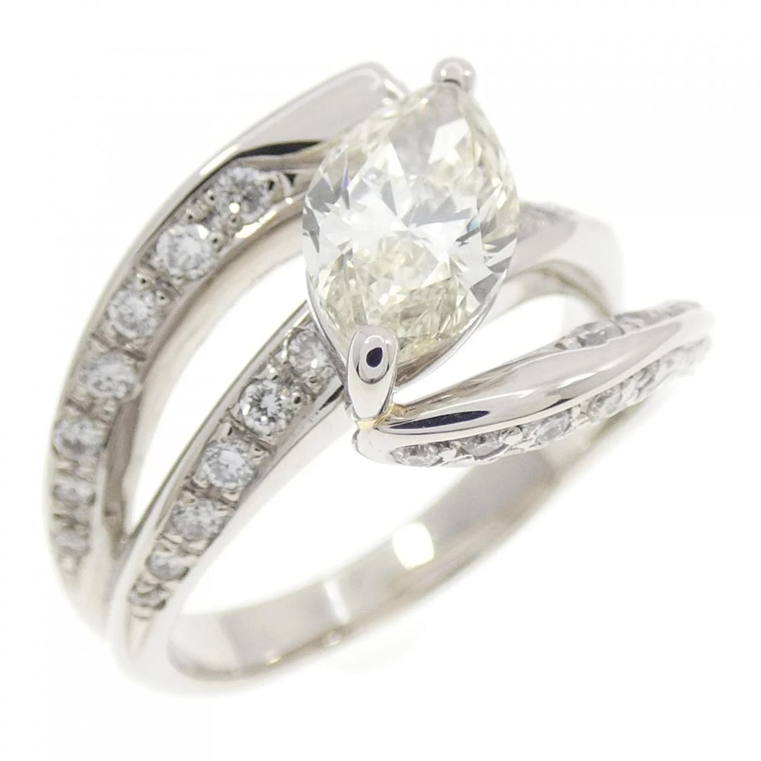 PT900 DIAMOND RING: PT900 Diamond Ring Brand: Unbranded Type/Style: Diamond Ring Material: Platinum900, Main Stone/Creation Natural Color: Silver Size: US 6 1/4 Accessories: None Accessories Notice: When purc