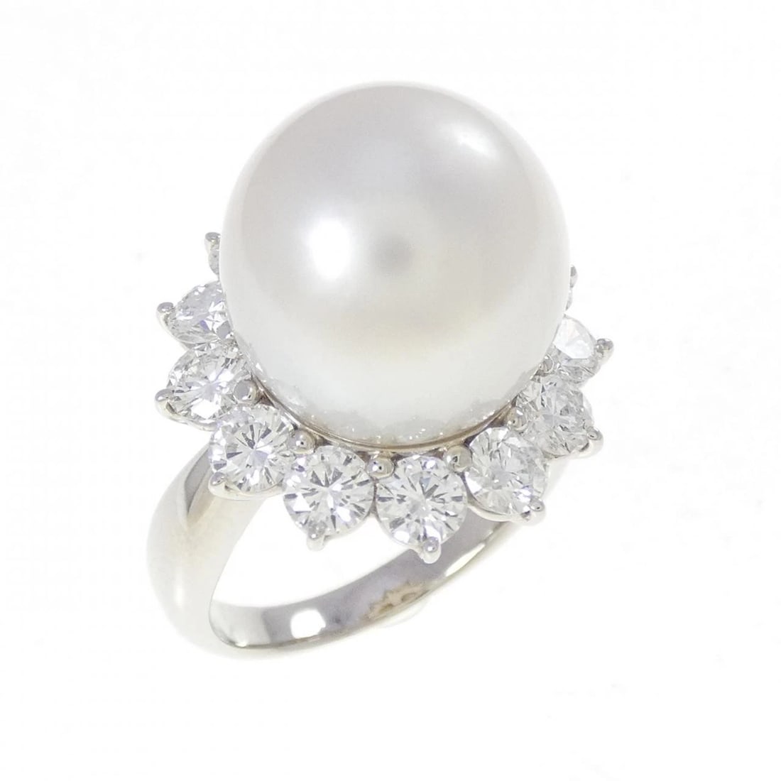 PT900 WHITE BUTTERFLY PEARL RING: PT900 White Butterfly Pearl Ring Brand: Unbranded Type/Style: White Butterfly Pearl Ring Material: Platinum900, Main Stone/Creation White Butterfly PearlSecondary Stone Diamond Color: Silver Size: US