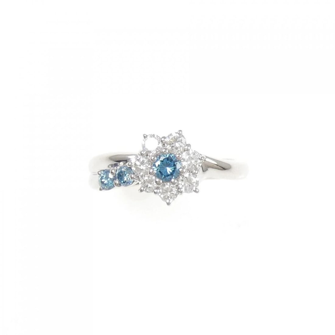 PT900 FLOWER DIAMOND RING: PT900 Flower Diamond Ring Brand: Unbranded Type/Style: Diamond Ring Material: Platinum900, Main Stone/Creation Natural Color: Silver Size: US 5 1/4 Accessories: None Accessories Notice: When