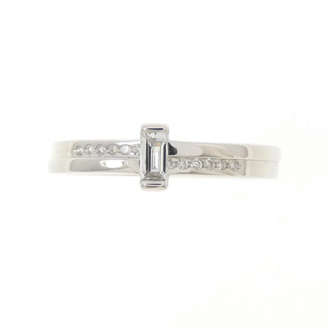 PT950 DIAMOND RING: PT950 Diamond Ring Brand: Unbranded Type/Style: Diamond Ring Material: Platinum950, Main Stone/Creation Natural Color: Silver Size: US 6 Accessories: None Accessories Notice: When purchasing