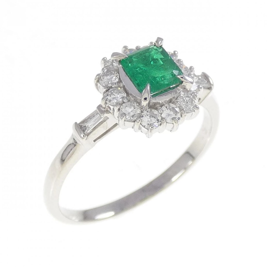 PT900 EMERALD RING: PT900 Emerald Ring Brand: Unbranded Type/Style: Emerald Ring Material: Platinum900, Main Stone/Creation Emerald Secondary Stone Diamond Color: Silver Size: US 5 1/2 Accessories: None Accessories