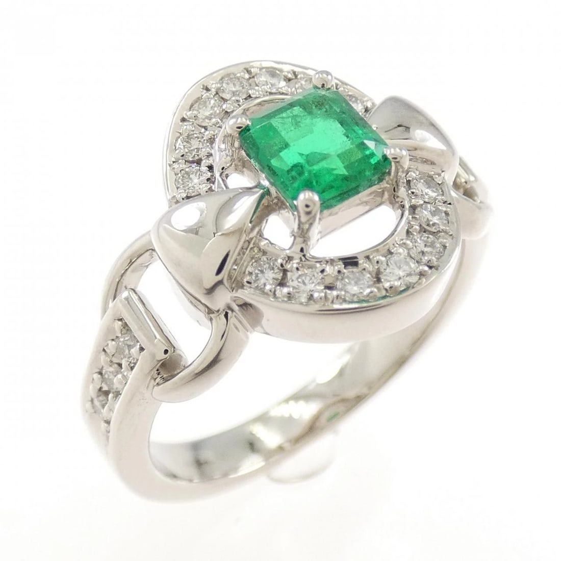 PT900 EMERALD RING: PT900 Emerald Ring Brand: Unbranded Type/Style: Emerald ring Material: Platinum900, Main Stone/Creation Emerland Secondary Stone Diamond Color: Silver Size: US 5 1/4 Accessories: None Accessories