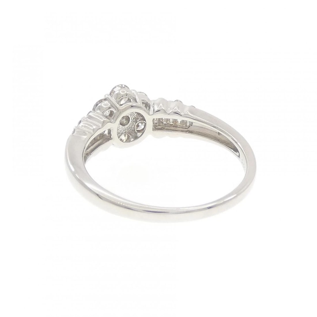 PT900 FLOWER DIAMOND RING - 3
