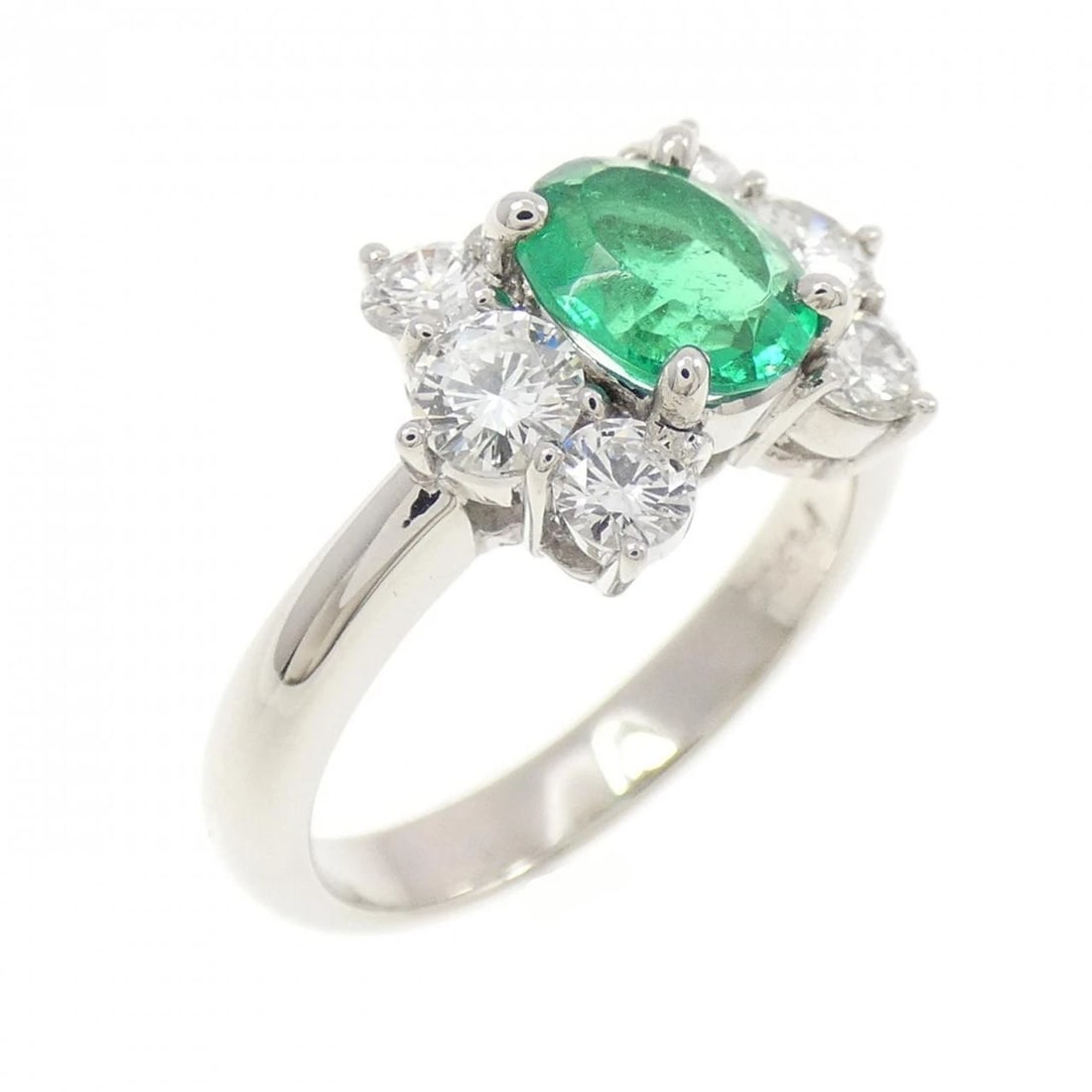 PT900 EMERALD RING: PT900 Emerald Ring Brand: Unbranded Type/Style: Emerald Ring Material: PT900, Main Stone/Creation EmeraldSecondary Stone Diamond Color: Silver Size: US 5 1/4 Accessories: None Accessories