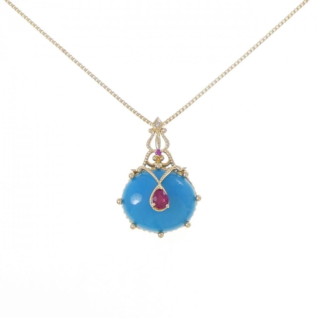 K18YG COLOR STONE NECKLACE: K18YG Color Stone Necklace Brand: Unbranded Type/Style: Ruby Necklace Material: K18 yellow gold, Main Stone/Creation RubySecondary Stone Diamond Color: Yellow gold Size: 45cmActual Size Pendant length