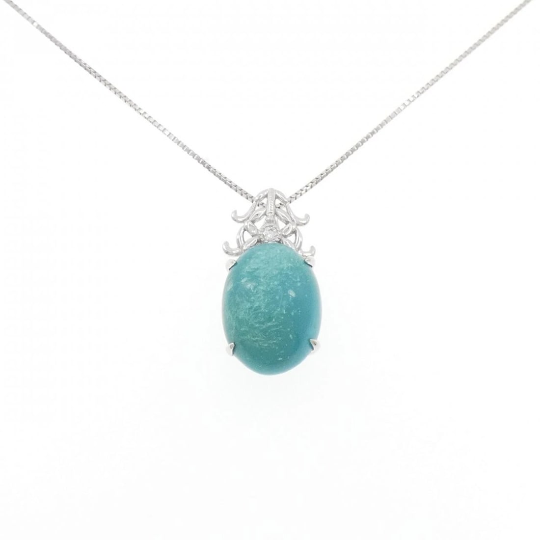 K18WG TURQUOISE NECKLACE: K18WG Turquoise Necklace Brand: Unbranded Type/Style: Turquoise Necklace Material: K18 white gold, Main Stone/Creation TurquoiseSecondary Stone Diamond Color: White Gold Size: 45cmActual Size Pendant