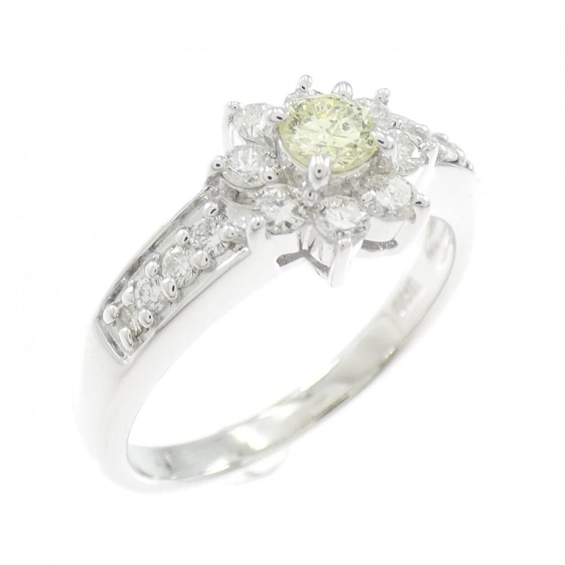 K18WG FLOWER DIAMOND RING: K18WG Flower Diamond Ring Brand: Unbranded Type/Style: Diamond Ring Material: K18WG, Main Stone/Creation Natural Color: White Gold Size: US 6 Accessories: None Accessories Notice: When purchasing