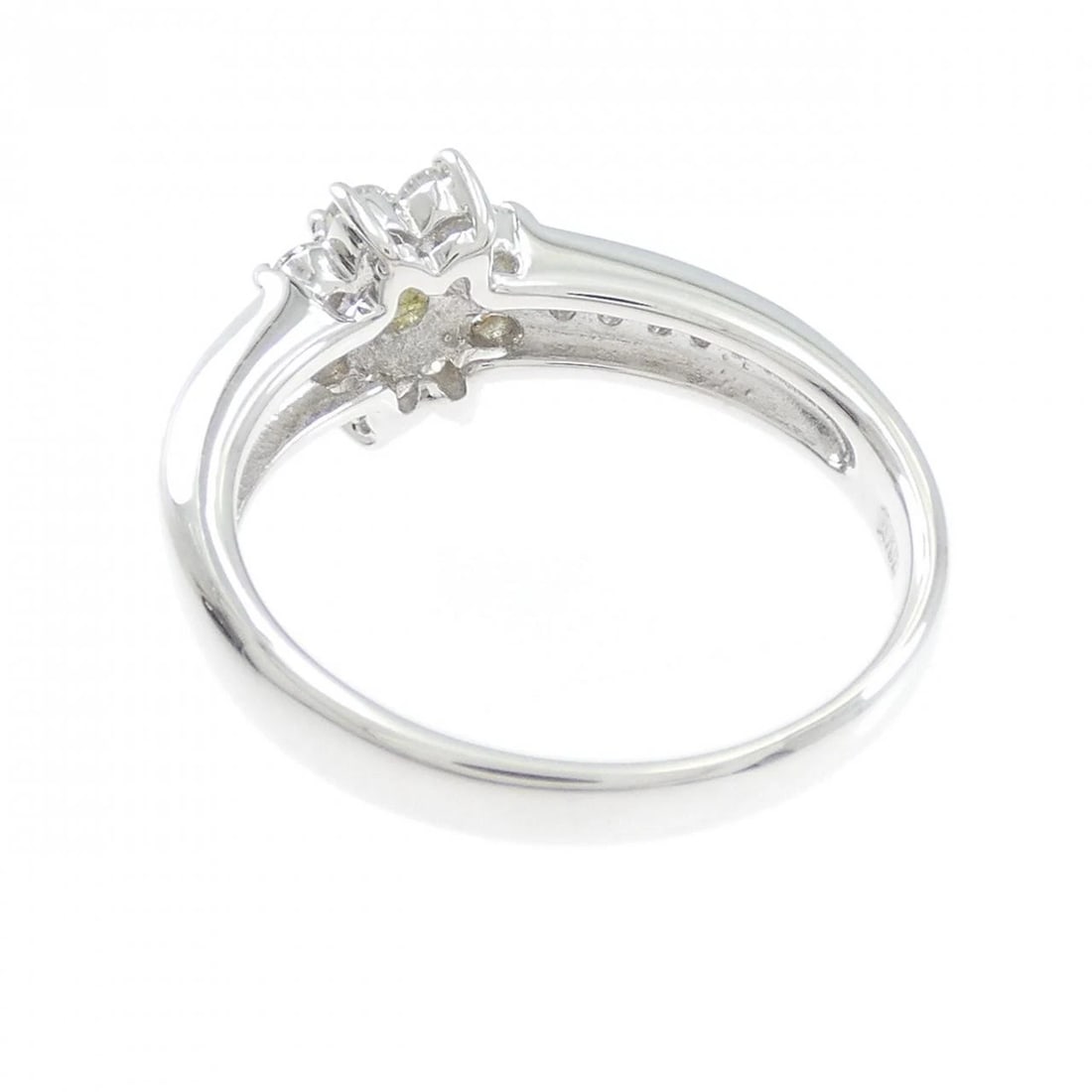 K18WG FLOWER DIAMOND RING - 3