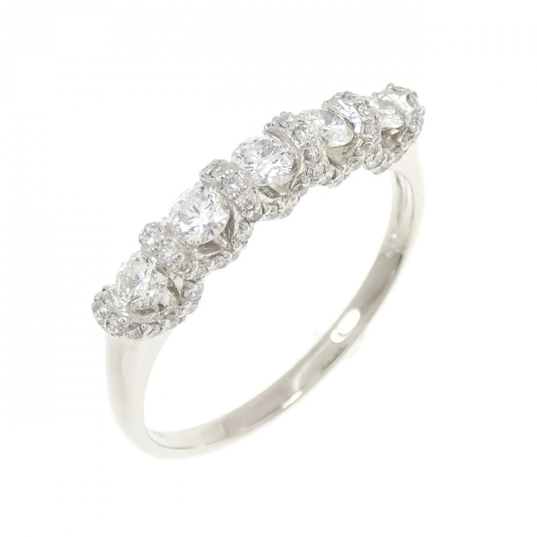 PT950 DIAMOND RING: PT950 Diamond Ring Brand: Unbranded Type/Style: Diamond Ring Material: PT950, Main Stone/Creation Natural Color: Silver Size: US 9 1/2 Accessories: None Accessories Notice: When purchasing pre-owned