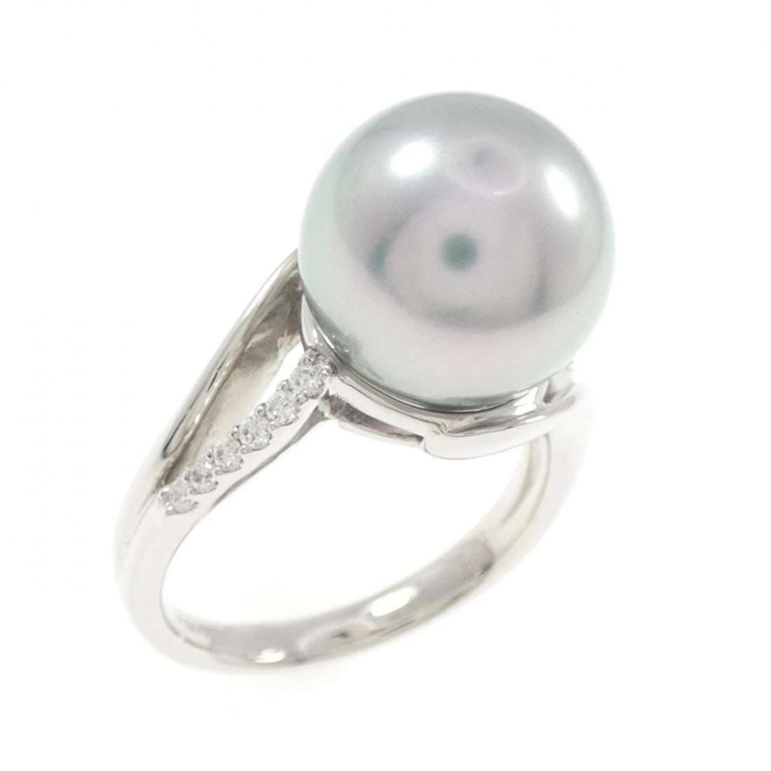 PT900 BLACK PEARL RING: PT900 Black pearl ring Brand: Unbranded Type/Style: Black Pearl Ring Material: PT900, Main Stone/Creation Black Pearl Secondary Stone Diamond Color: Silver Size: US 6 1/2 Accessories: None
