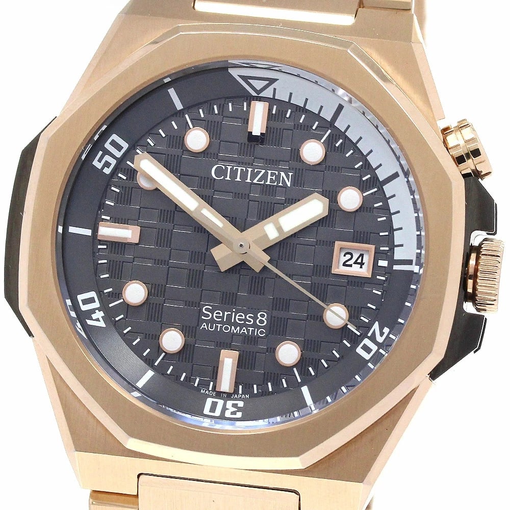 CITIZEN SERIES AUTOMATIC MEN?S WATCH WITH AND, WATCH: Citizen Series Automatic Men?s Watch with and, Watch Brand: Citizen Type/Style: Wristwatch Material: Case Material: Stainless Steel / Gold Plated Band Material: Stainless Steel / Gold Plated Color:
