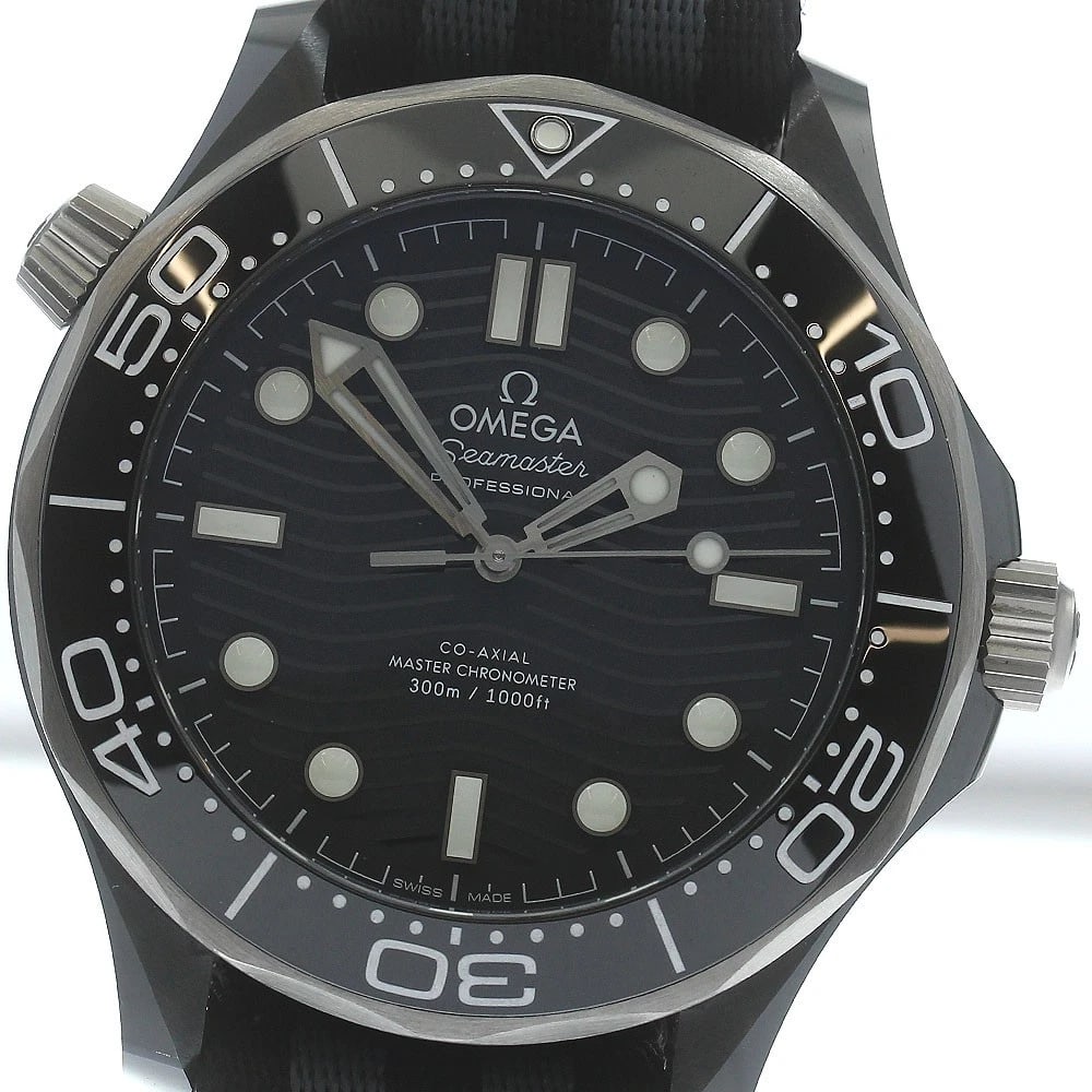 OMEGA SEAMASTER CO-AXIAL WATCH: OMEGA Seamaster Co-Axial Watch Brand: OMEGA Type/Style: Wristwatch Material: Band Material Nylon, Case Material Stainless Steel Color: Band Color Black Grey, Dial Color black, Case Color Black / Silve