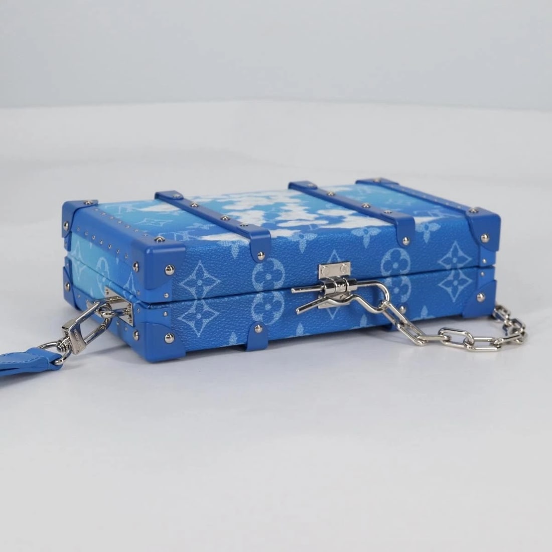 LOUIS VUITTON MONOGRAM CLOUDS TRUNK CLUTCH - 5