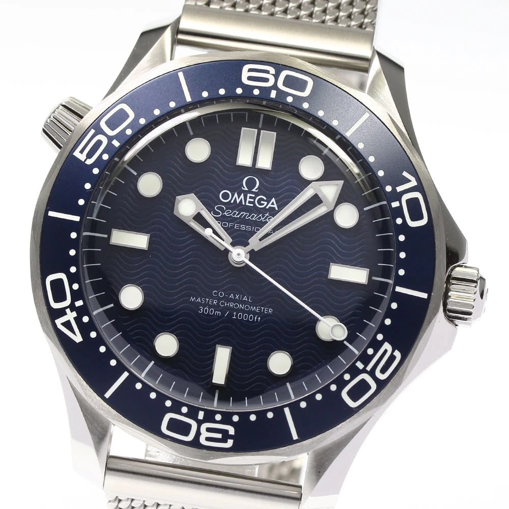 OMEGA SEAMASTER DIVER MEN'S WATCH: OMEGA Seamaster Diver Men's Watch Brand: OMEGA Type/Style: Wristwatch Material: Band Material Stainless Steel, Case Material Stainless Steel Color: Band Color Silver, Dial Color blue, Case Color Silve
