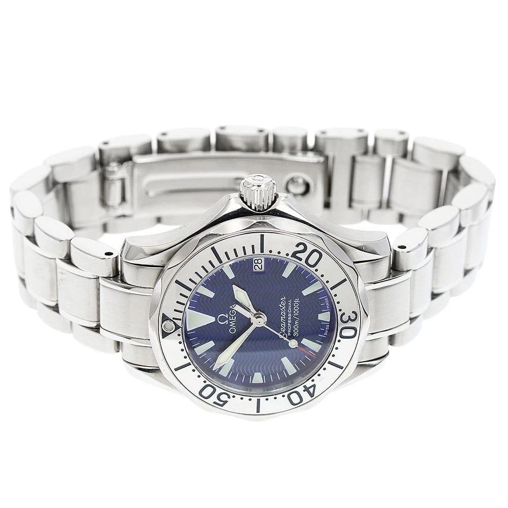 OMEGA SEAMASTER DATE BLUE QUARTZ WATCH: OMEGA Seamaster Date blue Quartz Watch Brand: OMEGA Type/Style: Wristwatch Material: Band Material Stainless Steel, Case Material Stainless Steel Color: Band Color Silver, Dial Color blue, Case Color