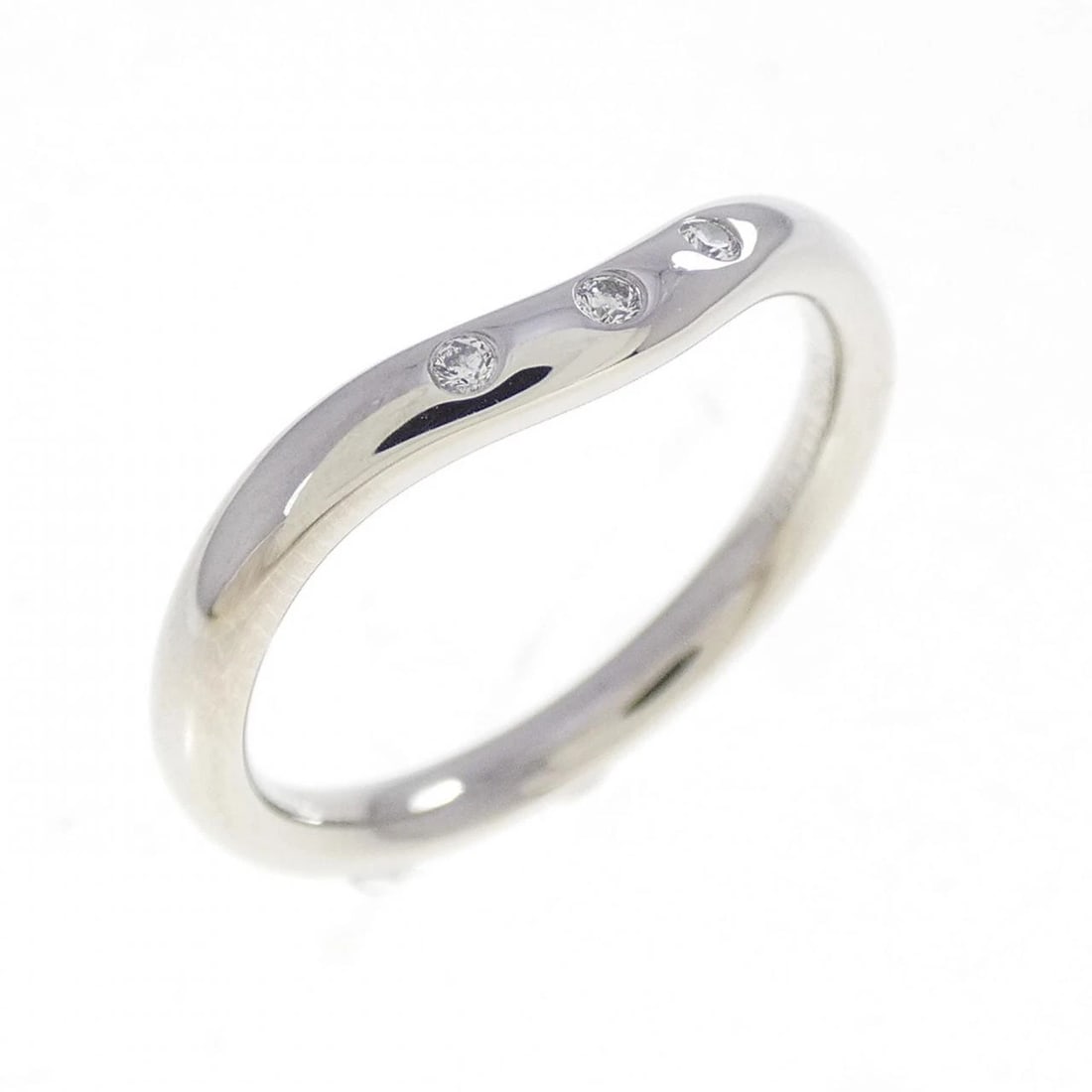TIFFANY & CO. CURVED 3-PIECE RING: TIFFANY & Co. Curved 3-Piece Ring Brand: TIFFANY&Co. Type/Style: TIFFANY & Co. Ring Material: Platinum950, Main Stone/Creation Natural Color: Silver Size: US4 1/4 Accessories: None Accesso
