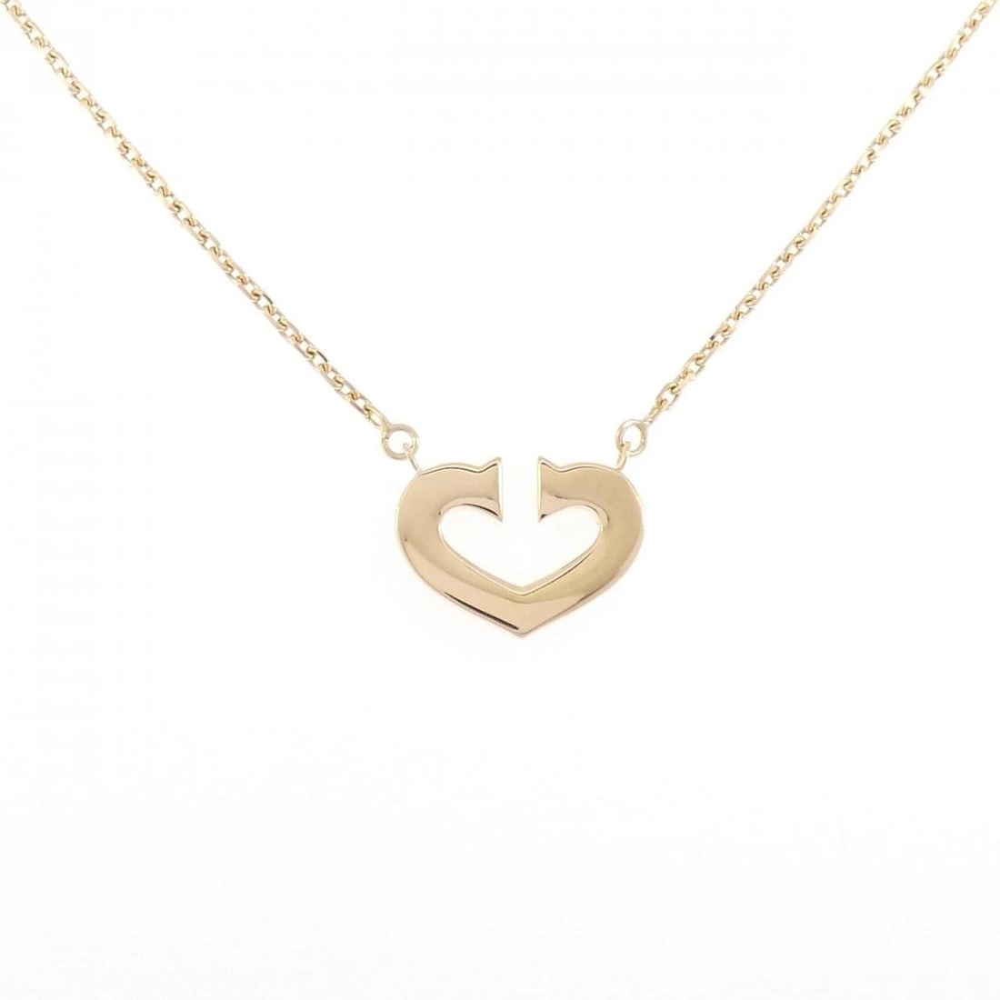 CARTIER C HEART NECKLACE: Cartier C Heart Necklace Brand: CARTIER Type/Style: Cartier Necklace Material: 750 yellow gold, Color: Yellow gold Size: 40cmActual Size Pendant length approx. x width approx.: 12.3mmx16.7mm Chain