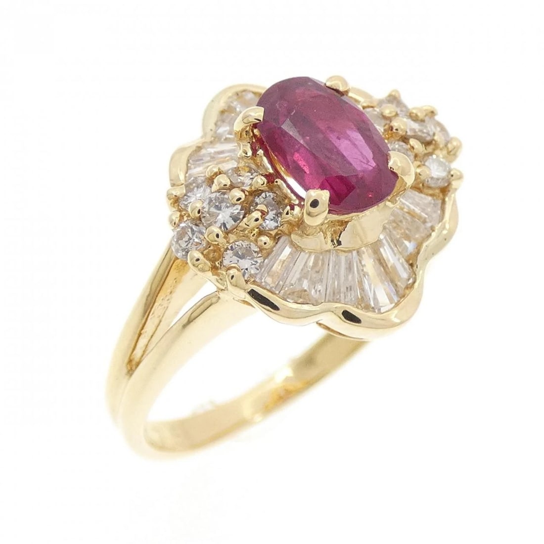 K18YG RUBY RING: K18YG Ruby Ring Brand: Unbranded Type/Style: Ruby ring Material: K18YG, Main Stone/Creation RubySecondary Stone Diamond Color: Yellow gold Size: US 5.5 Accessories: None Accessories Notice: When