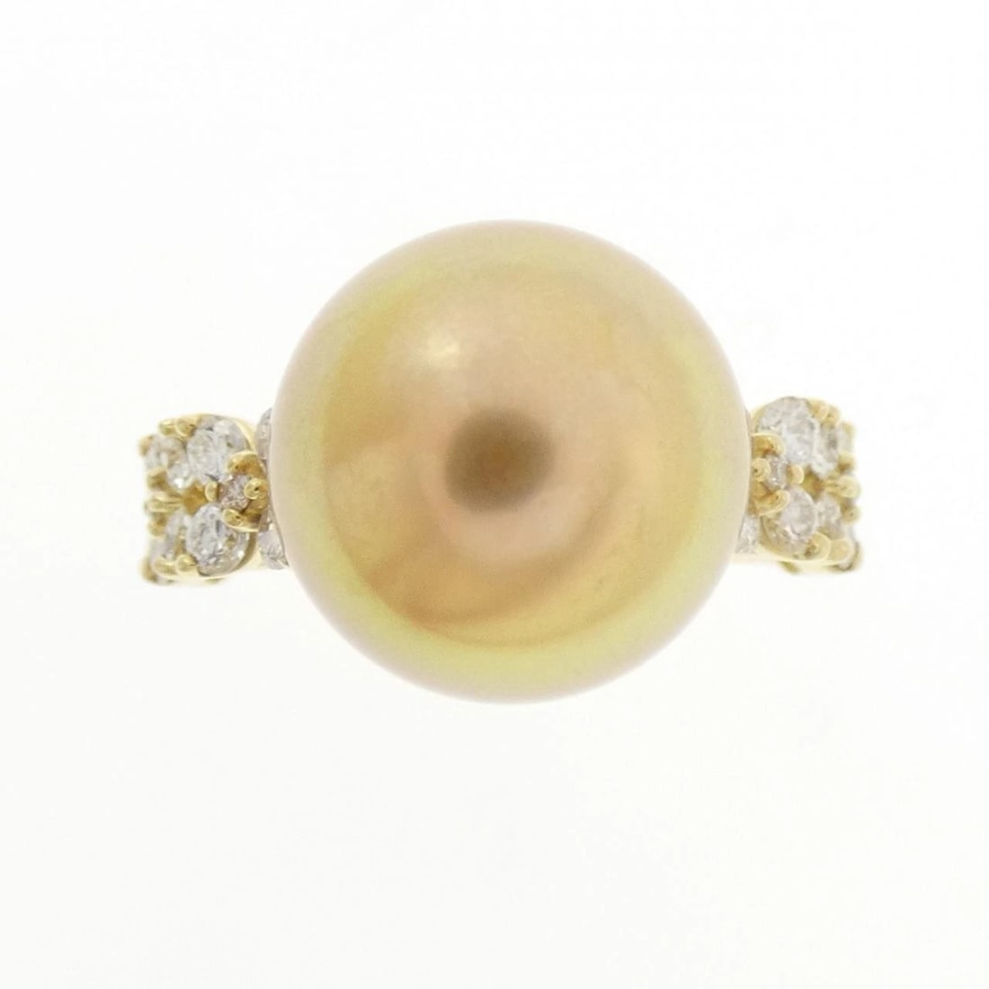 18K YELLOW GOLD WHITE BUTTERFLY PEARL RING: 18K Yellow Gold White Butterfly Pearl Ring Brand: Unbranded Type/Style: White Butterfly Pearl Ring Material: K18YG, Main Stone/Creation White Butterfly Pearl Secondary Stone Diamond Color: Yellow