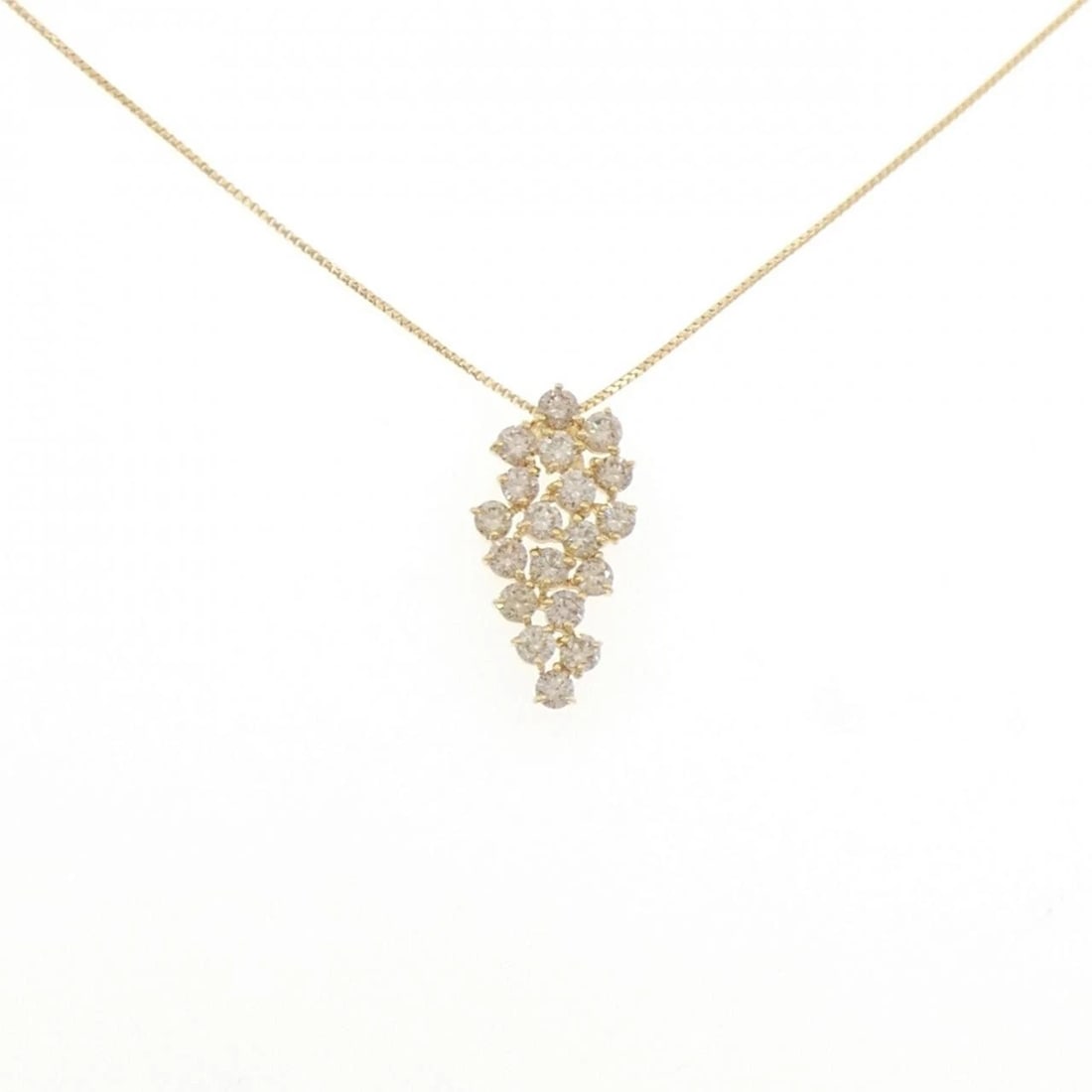 K18YG DIAMOND NECKLACE: K18YG Diamond Necklace Brand: Unbranded Type/Style: Diamond Necklace Material: 18K Yellow Gold, Main Stone/Creation Natural Color: Yellow Gold Size: Actual Size Pendant length approx. x width
