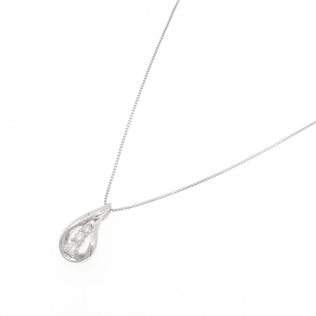 K18WG DIAMOND NECKLACE - 2